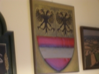Lo stemma civico di Hafnerbach ricorda molto lo stemma Montecuccoli