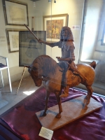 Stanza del Generale - Opera di Azelio Babbini - Raimondo equestre - terracotta. 2